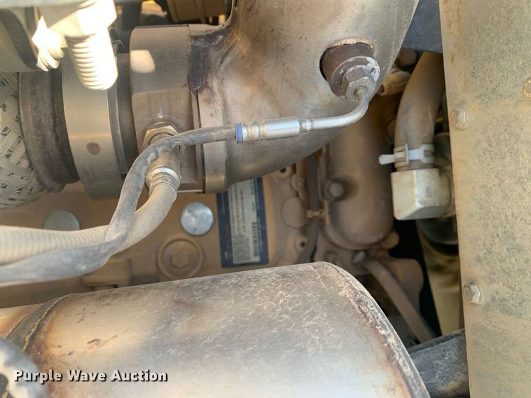 image for item JT9705 2016 John Deere  310L backhoe