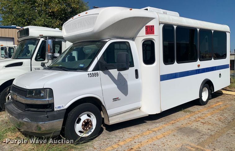 image for item JT9706 2015 Chevrolet  G4500  shuttle bus