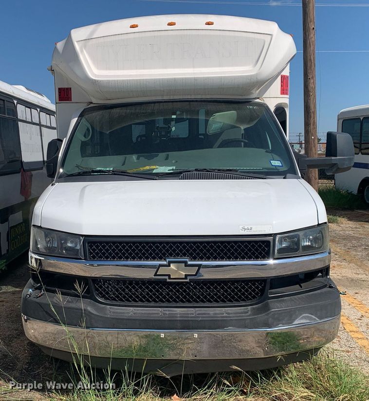 image for item JT9706 2015 Chevrolet  G4500  shuttle bus