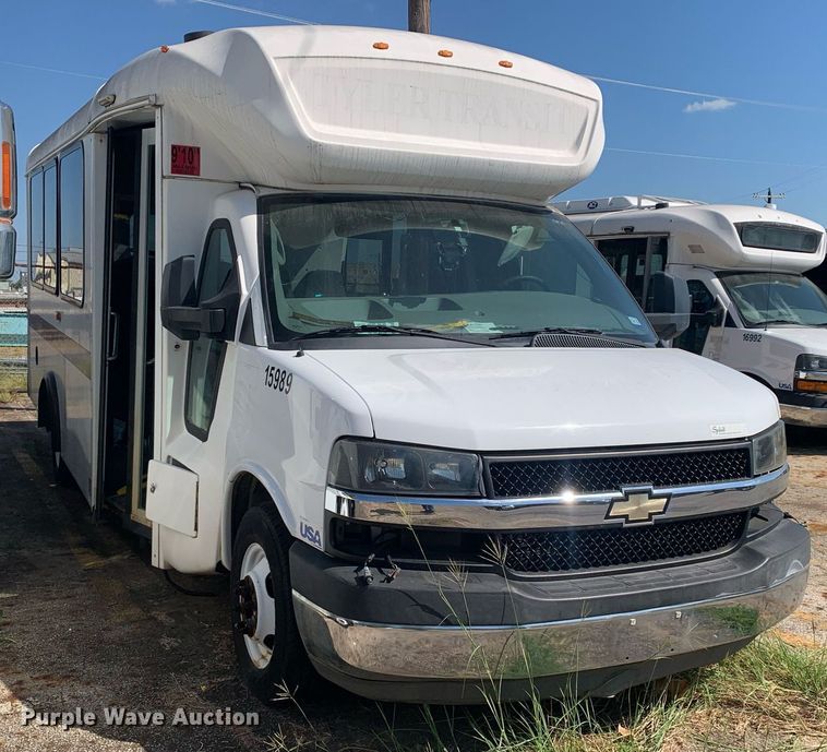 image for item JT9706 2015 Chevrolet  G4500  shuttle bus