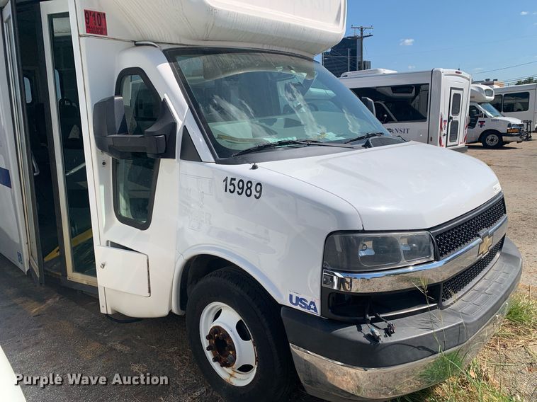 image for item JT9706 2015 Chevrolet  G4500  shuttle bus