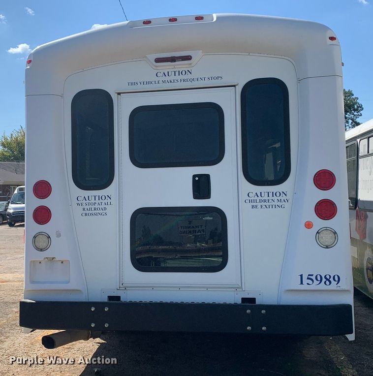 image for item JT9706 2015 Chevrolet  G4500  shuttle bus