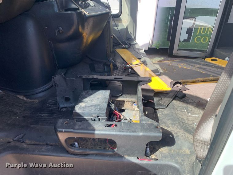 image for item JT9706 2015 Chevrolet  G4500  shuttle bus