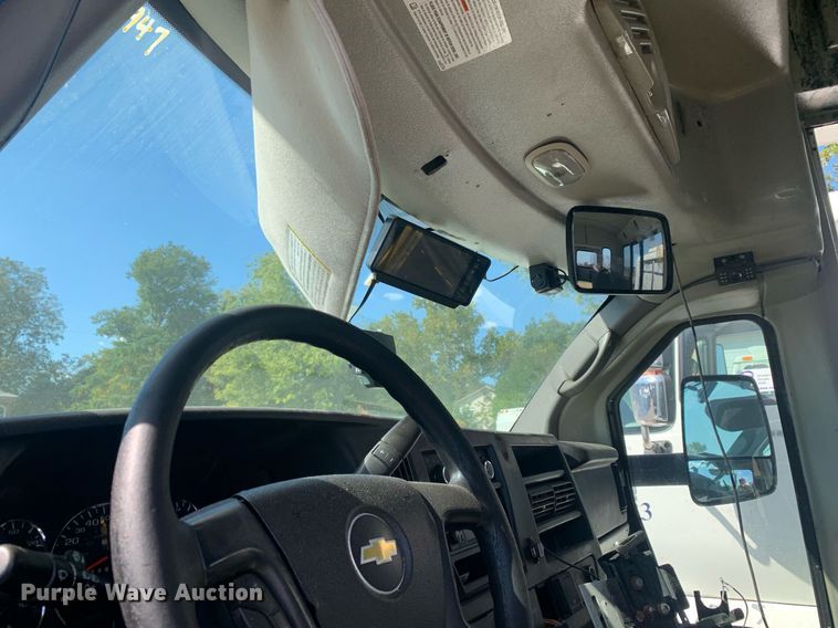 image for item JT9706 2015 Chevrolet  G4500  shuttle bus