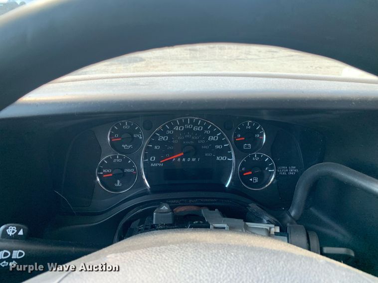 image for item JT9706 2015 Chevrolet  G4500  shuttle bus