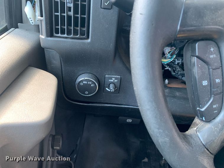 image for item JT9706 2015 Chevrolet  G4500  shuttle bus