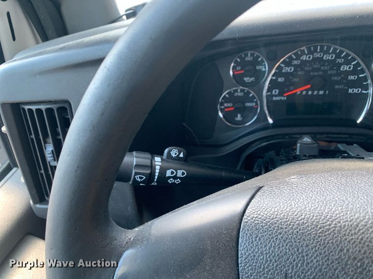 image for item JT9706 2015 Chevrolet  G4500  shuttle bus