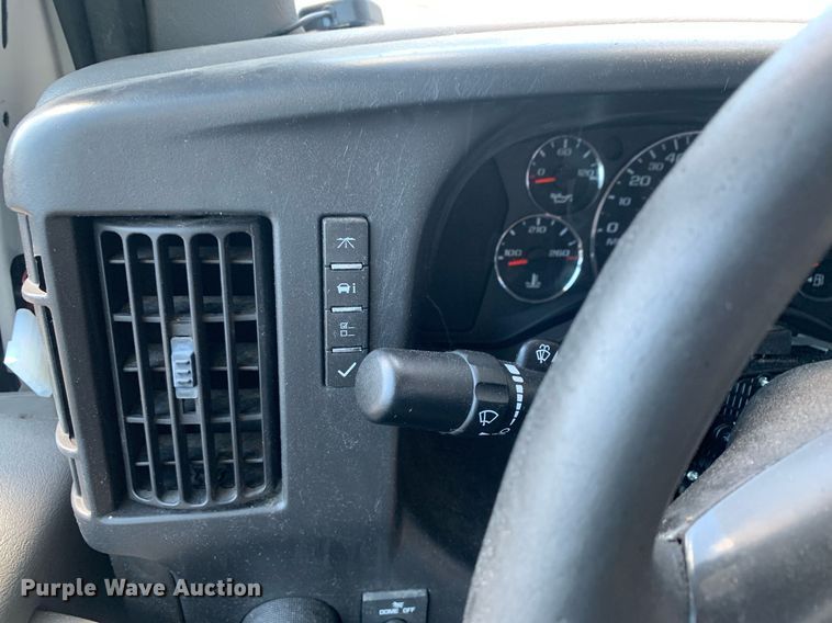 image for item JT9706 2015 Chevrolet  G4500  shuttle bus