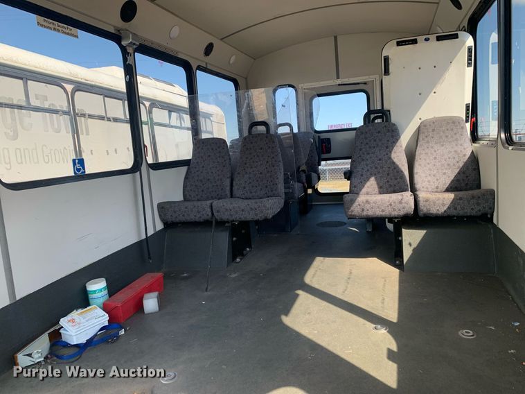 image for item JT9706 2015 Chevrolet  G4500  shuttle bus