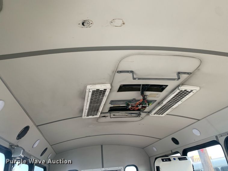 image for item JT9706 2015 Chevrolet  G4500  shuttle bus