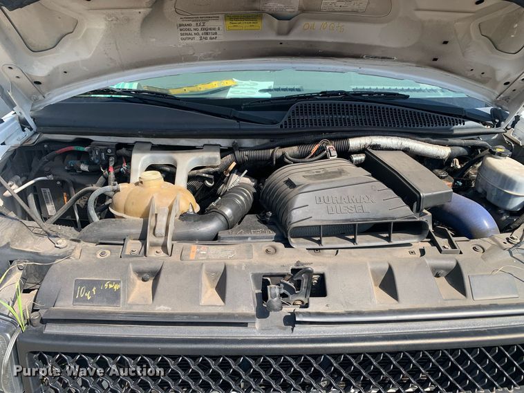 image for item JT9706 2015 Chevrolet  G4500  shuttle bus