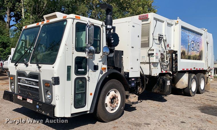 image for item JT9708 2015 Mack LEU633 refuse truck