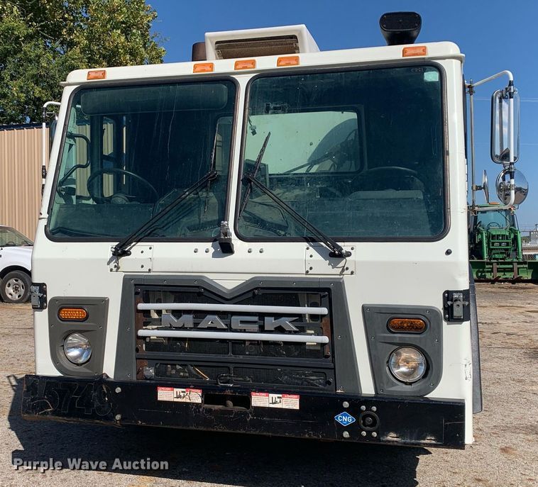 image for item JT9708 2015 Mack LEU633 refuse truck