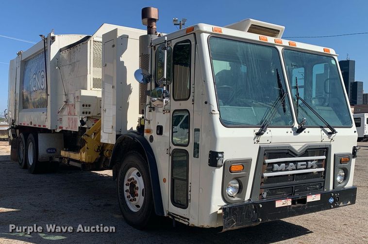 image for item JT9708 2015 Mack LEU633 refuse truck