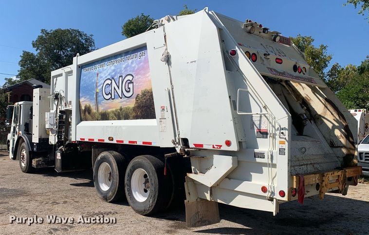 image for item JT9708 2015 Mack LEU633 refuse truck