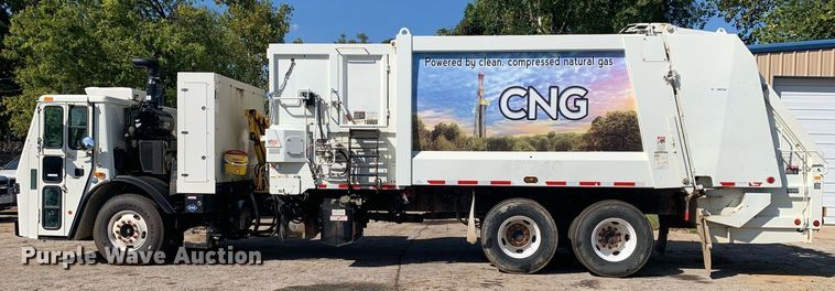 image for item JT9708 2015 Mack LEU633 refuse truck