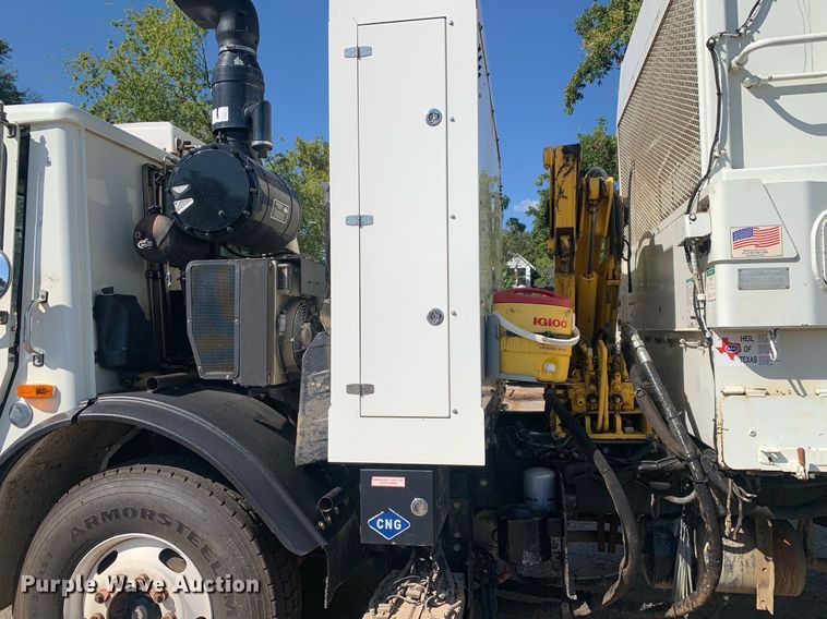 image for item JT9708 2015 Mack LEU633 refuse truck