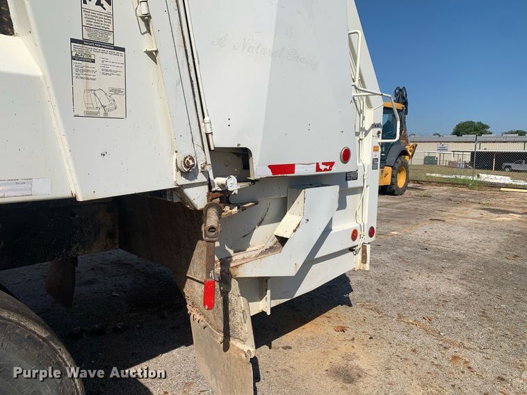 image for item JT9708 2015 Mack LEU633 refuse truck