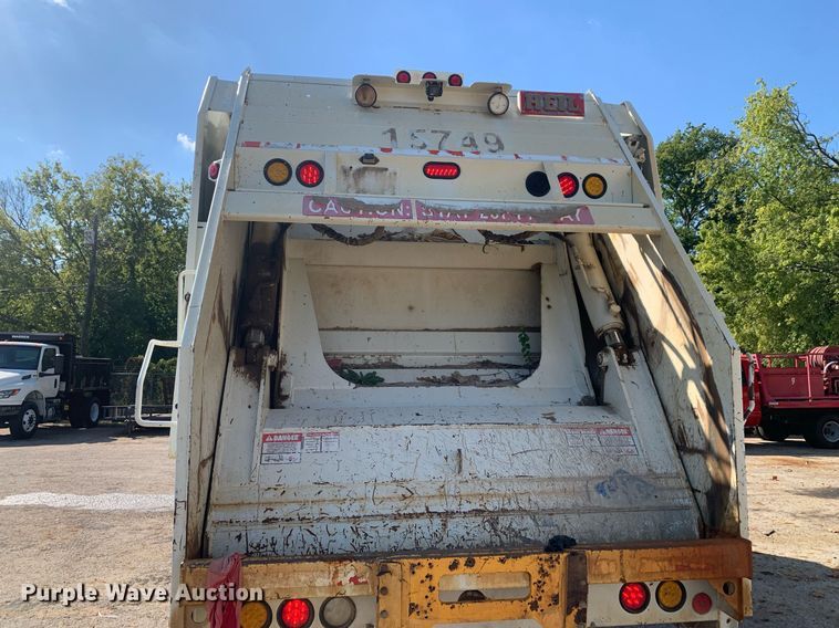 image for item JT9708 2015 Mack LEU633 refuse truck