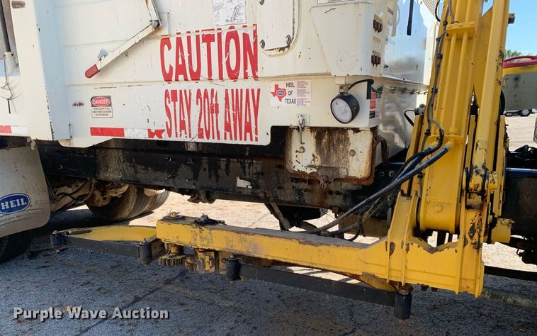 image for item JT9708 2015 Mack LEU633 refuse truck