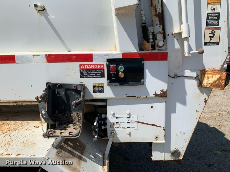 image for item JT9709 2015 Ford F550 refuse truck