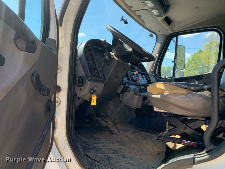 image for item JT9711 2009 Freightliner  Business Class M2 dump truck