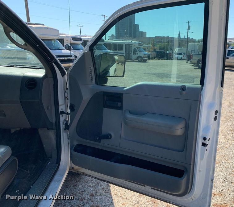 image for item JT9721 2006 Ford F150 SuperCab pickup truck