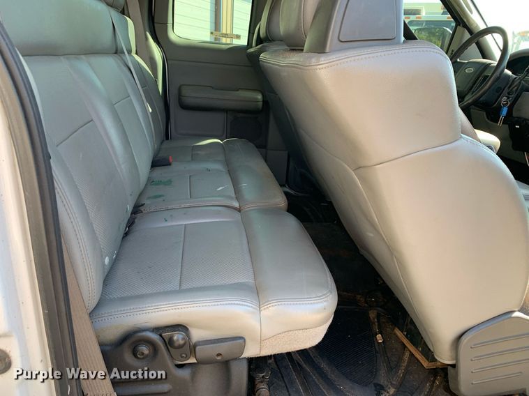 image for item JT9721 2006 Ford F150 SuperCab pickup truck