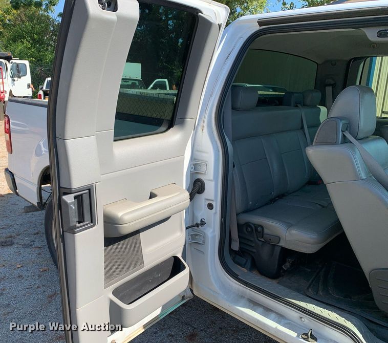 image for item JT9721 2006 Ford F150 SuperCab pickup truck