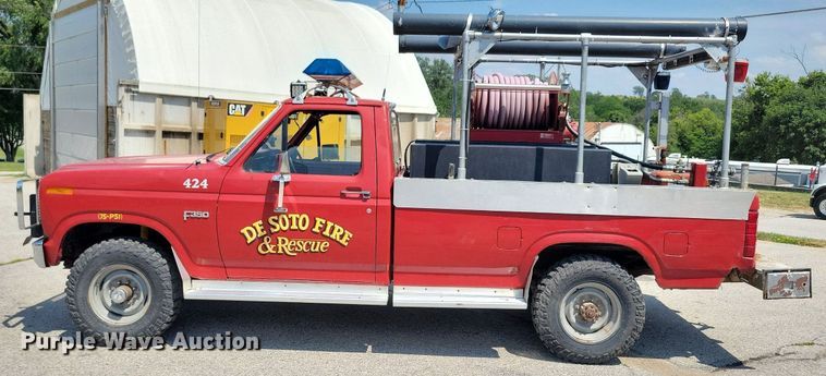 image for item KA9977 1982 Ford F350 brush fire truck