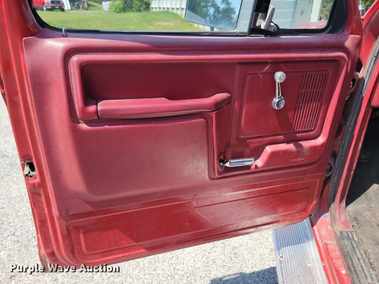 image for item KA9977 1982 Ford F350 brush fire truck