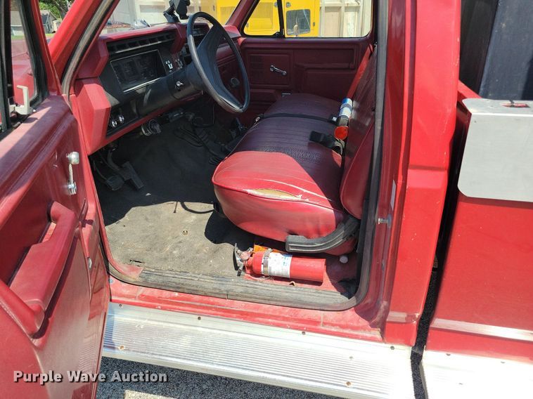 image for item KA9977 1982 Ford F350 brush fire truck