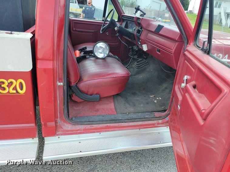image for item KA9977 1982 Ford F350 brush fire truck