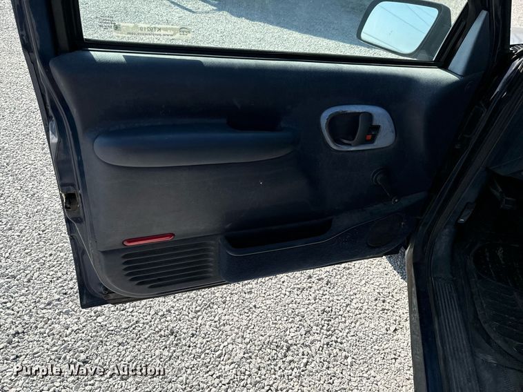 image for item KT9219 1998 GMC Sierra 1500 pickup truck