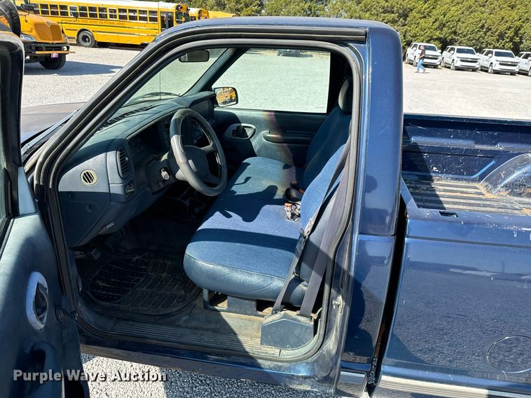 image for item KT9219 1998 GMC Sierra 1500 pickup truck