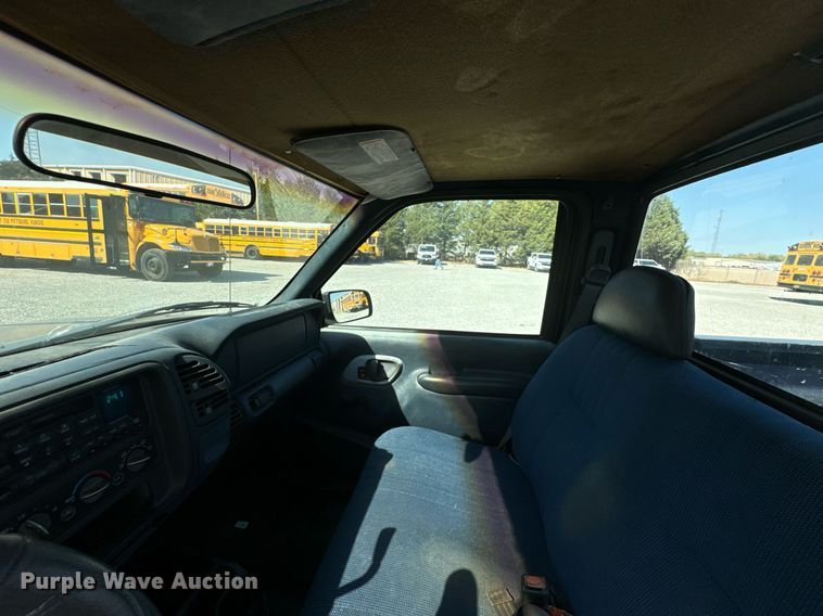 image for item KT9219 1998 GMC Sierra 1500 pickup truck