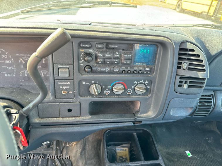 image for item KT9219 1998 GMC Sierra 1500 pickup truck