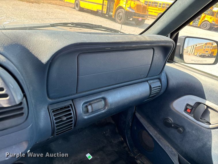 image for item KT9219 1998 GMC Sierra 1500 pickup truck