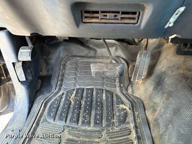 image for item KT9219 1998 GMC Sierra 1500 pickup truck