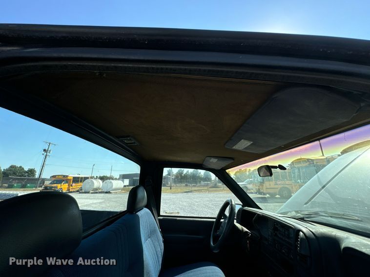 image for item KT9219 1998 GMC Sierra 1500 pickup truck