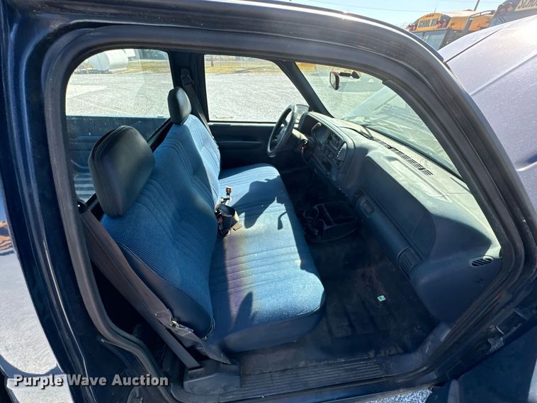 image for item KT9219 1998 GMC Sierra 1500 pickup truck