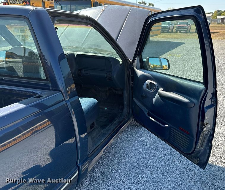 image for item KT9219 1998 GMC Sierra 1500 pickup truck