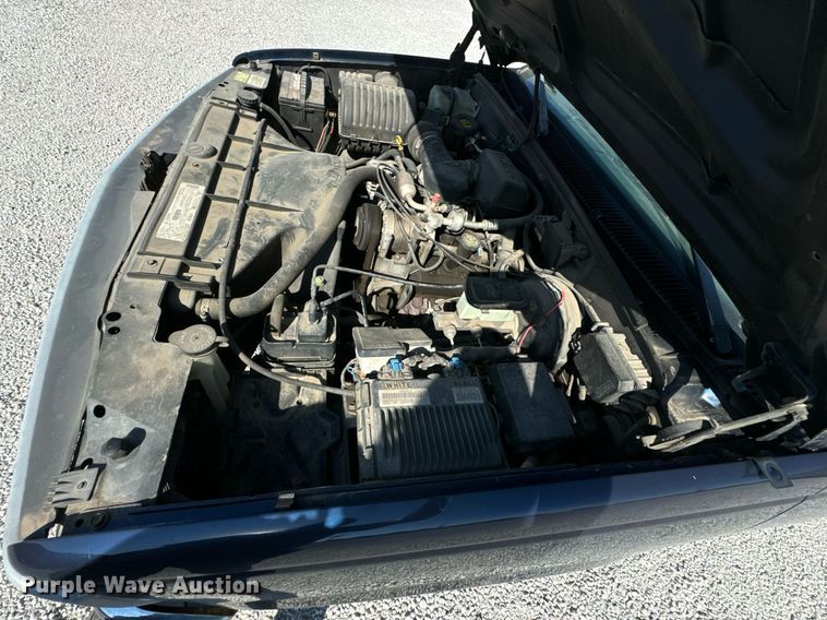 image for item KT9219 1998 GMC Sierra 1500 pickup truck