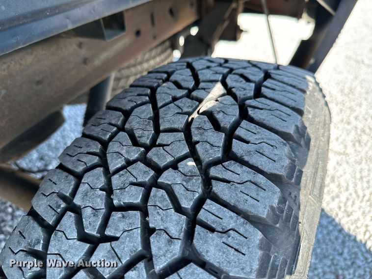 image for item KT9219 1998 GMC Sierra 1500 pickup truck