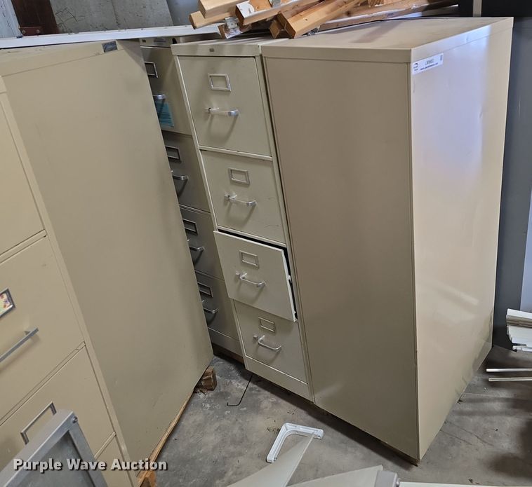 Furniture in Horton, KS Item LW9953 for sale Purple Wave