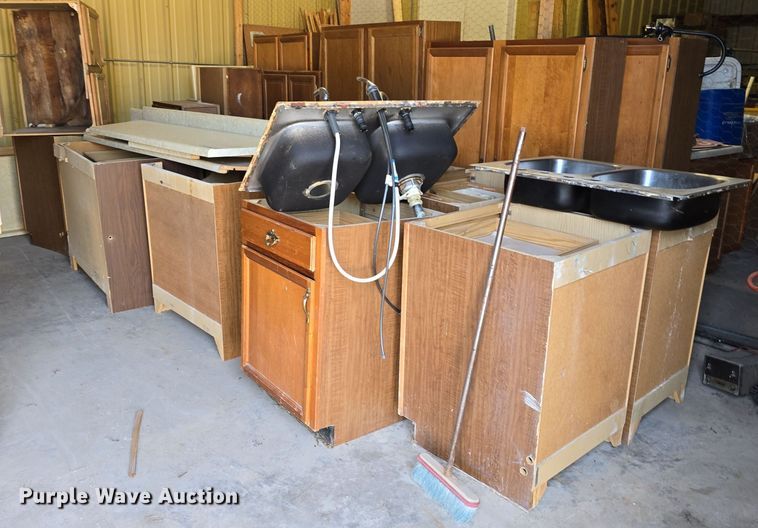 Furniture in Horton, KS Item LW9956 for sale Purple Wave