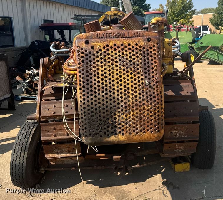 image for item MS9817 1952 Caterpillar D4 dozer