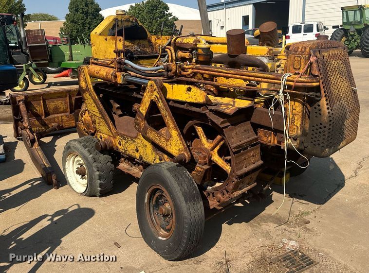 image for item MS9817 1952 Caterpillar D4 dozer