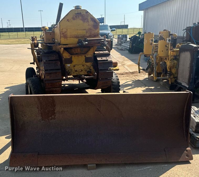 image for item MS9817 1952 Caterpillar D4 dozer