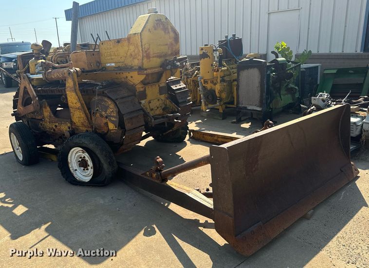 image for item MS9817 1952 Caterpillar D4 dozer